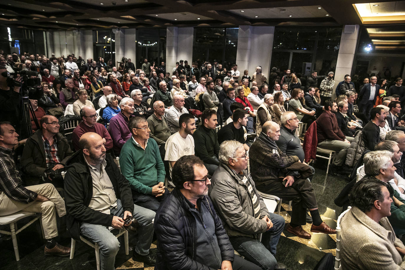 Fotos: Bretón presenta Por La Rioja