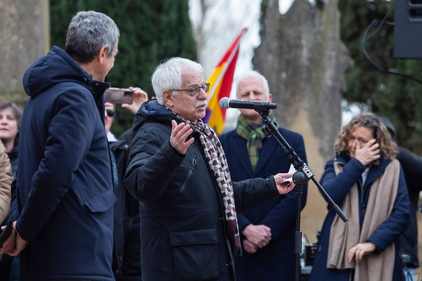 Fotos: Inauguración del memorial a los fusilados por el franquismo en Logroño