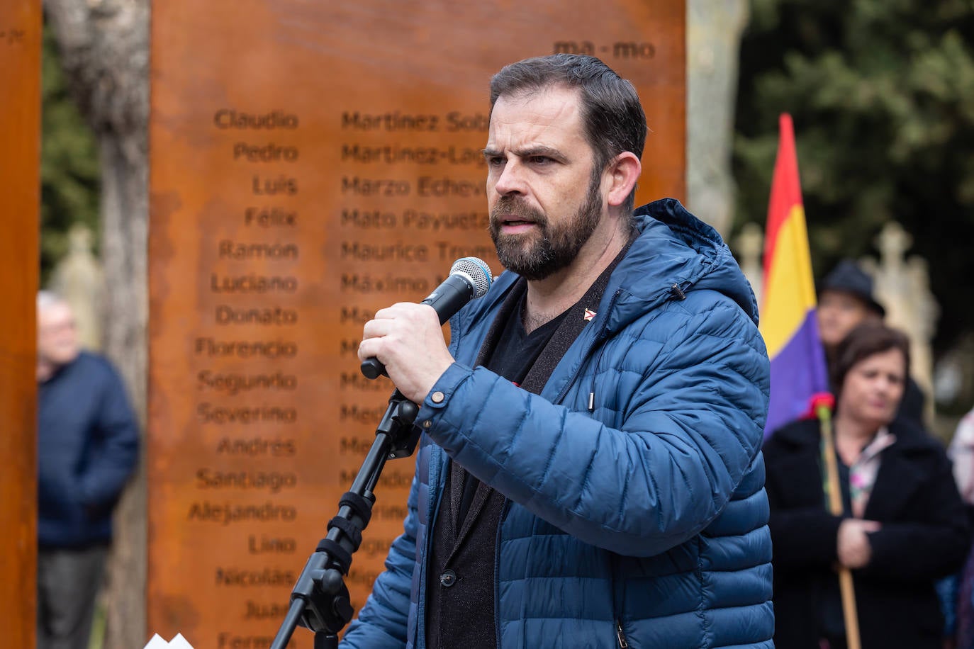 Fotos: Inauguración del memorial a los fusilados por el franquismo en Logroño