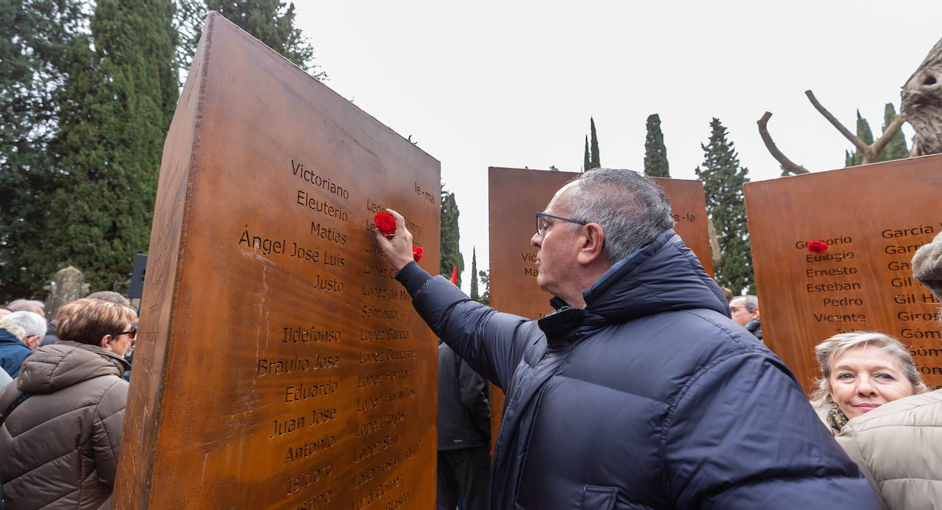 Fotos: Inauguración del memorial a los fusilados por el franquismo en Logroño