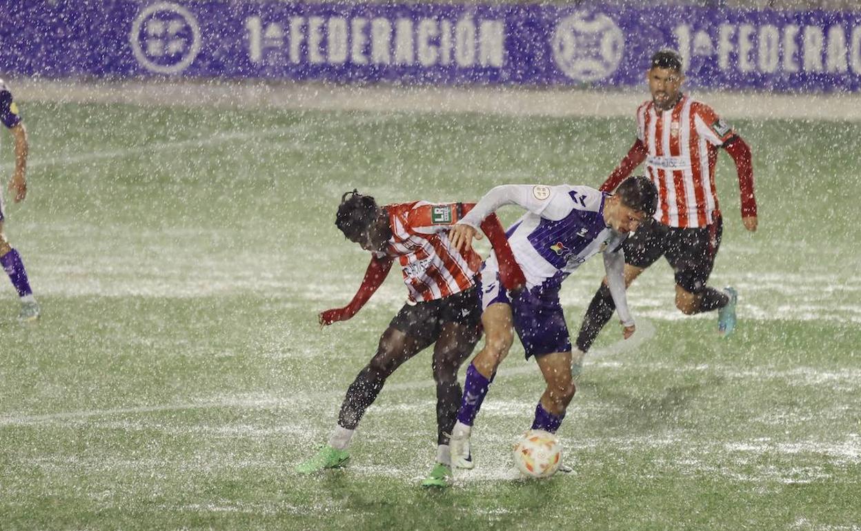 La lluvia caída en Sabadell impidió que el partido finalizara. 