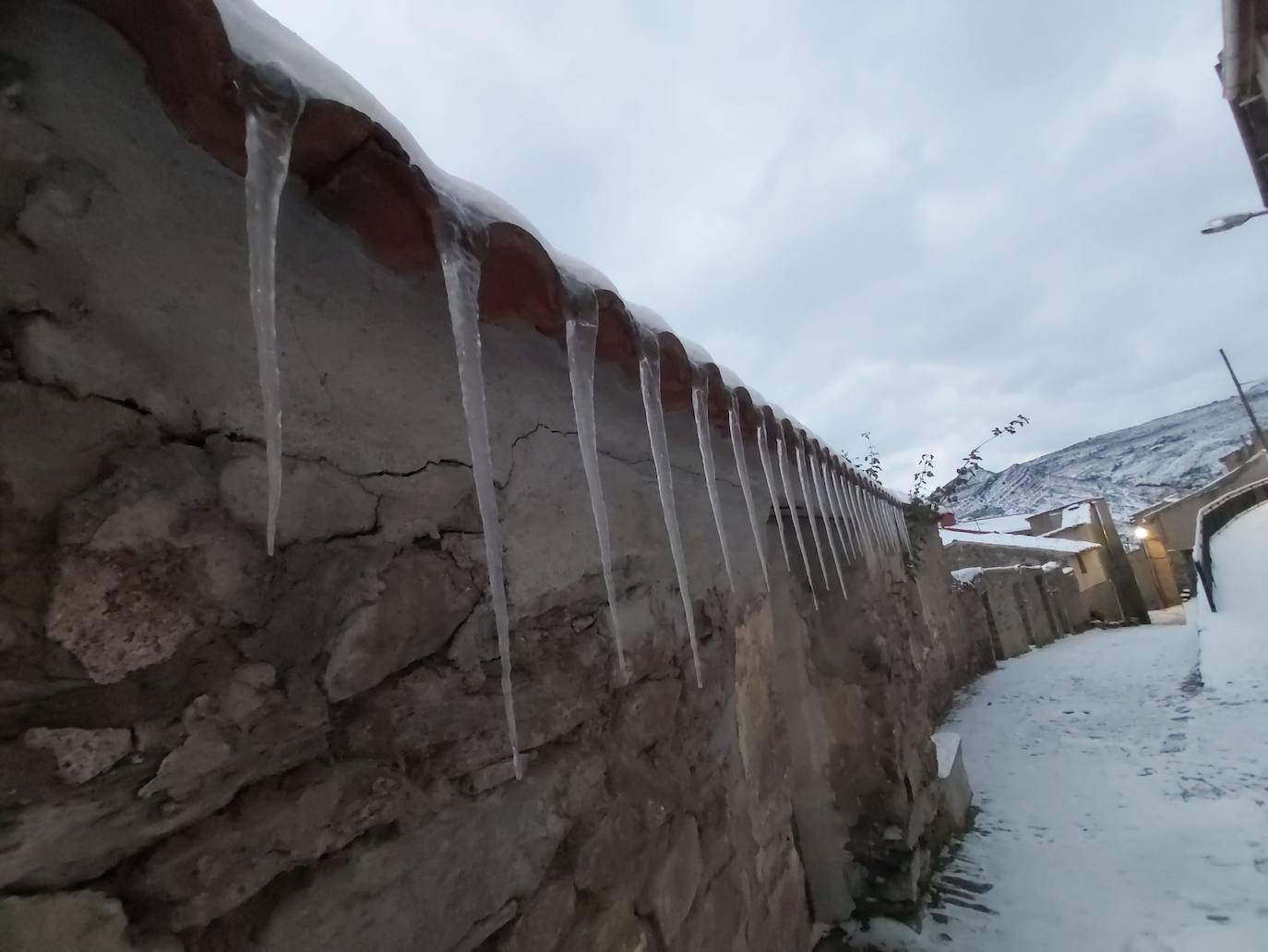 Chuzos de hielo en Cornago.