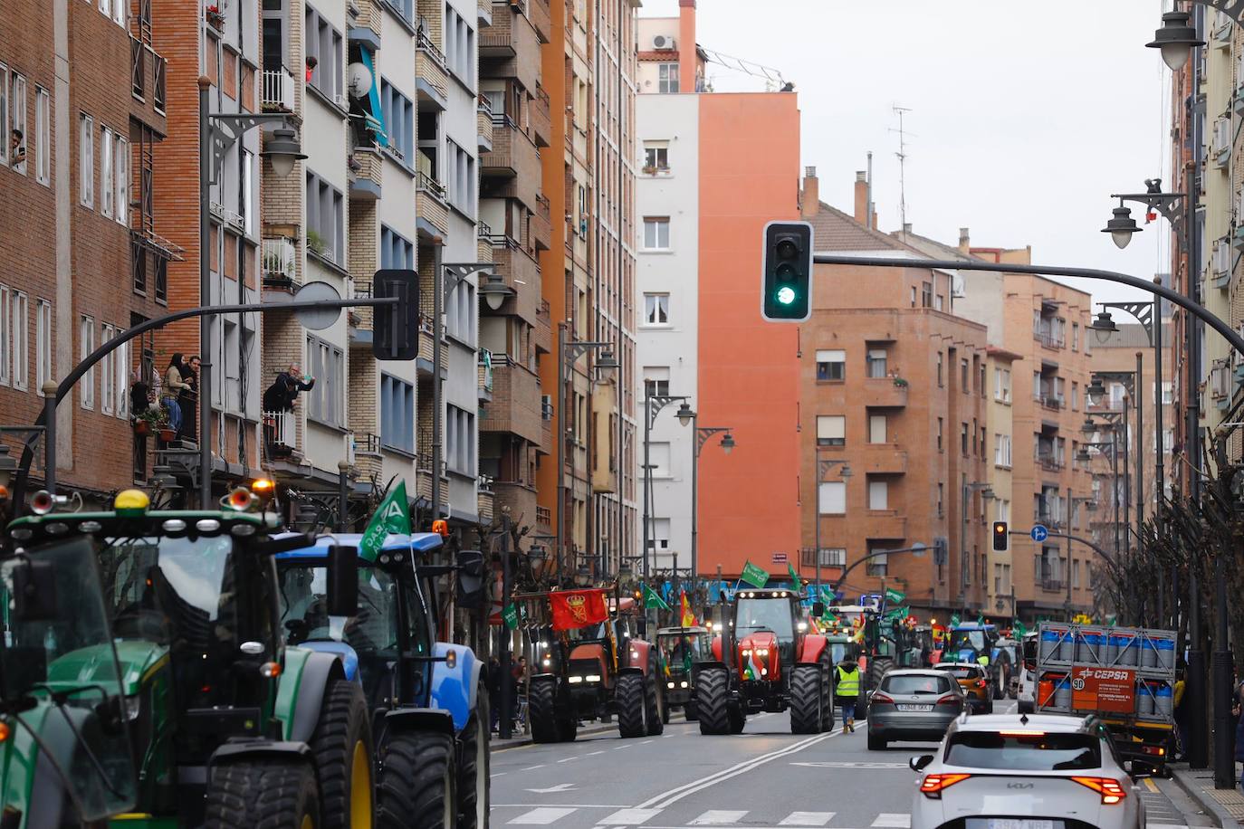 Fotos: La tractorada atraviesa la calle Chile y enfila Gran Vía