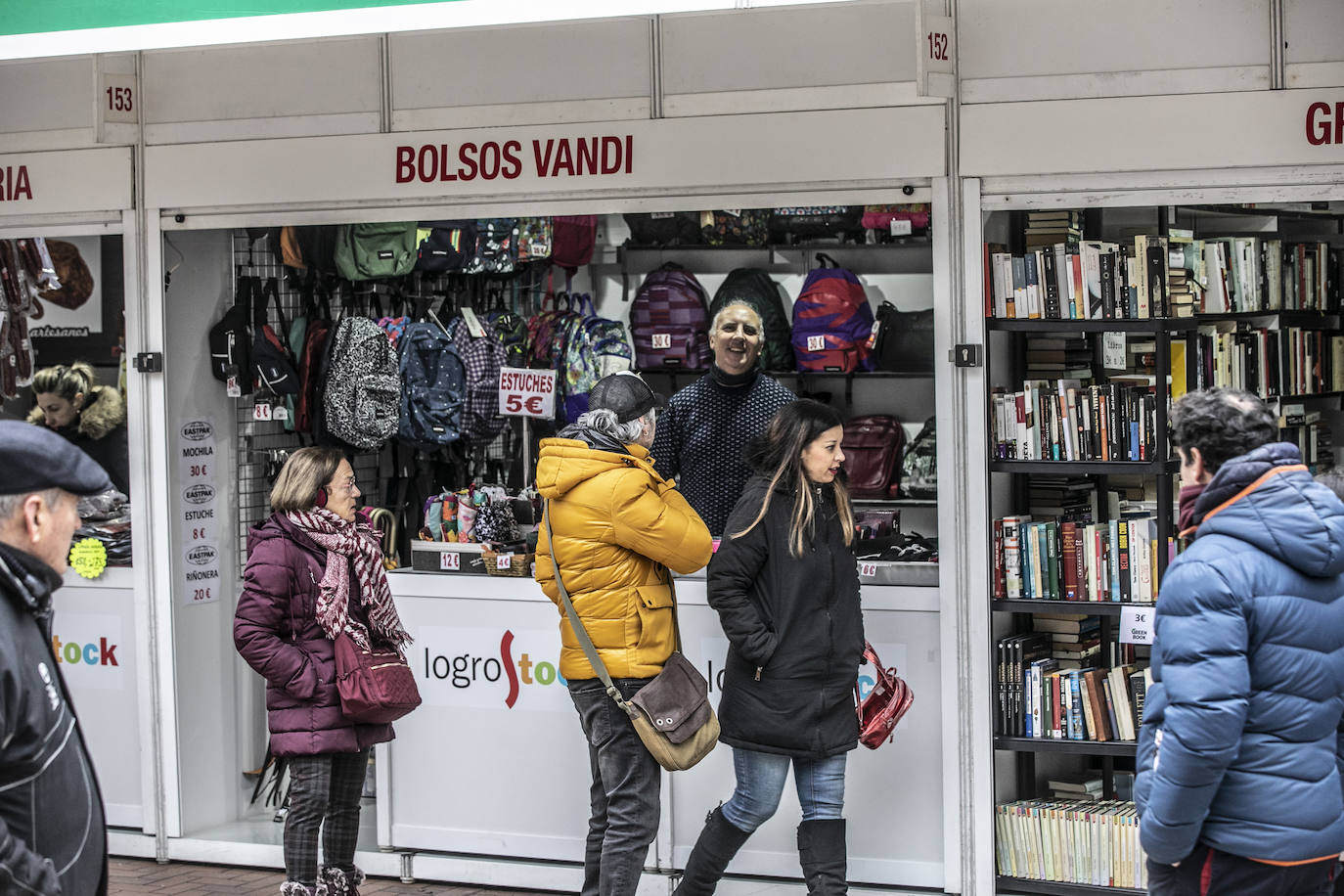 Fotos: Logrostock llena el centro de Logroño de gangas