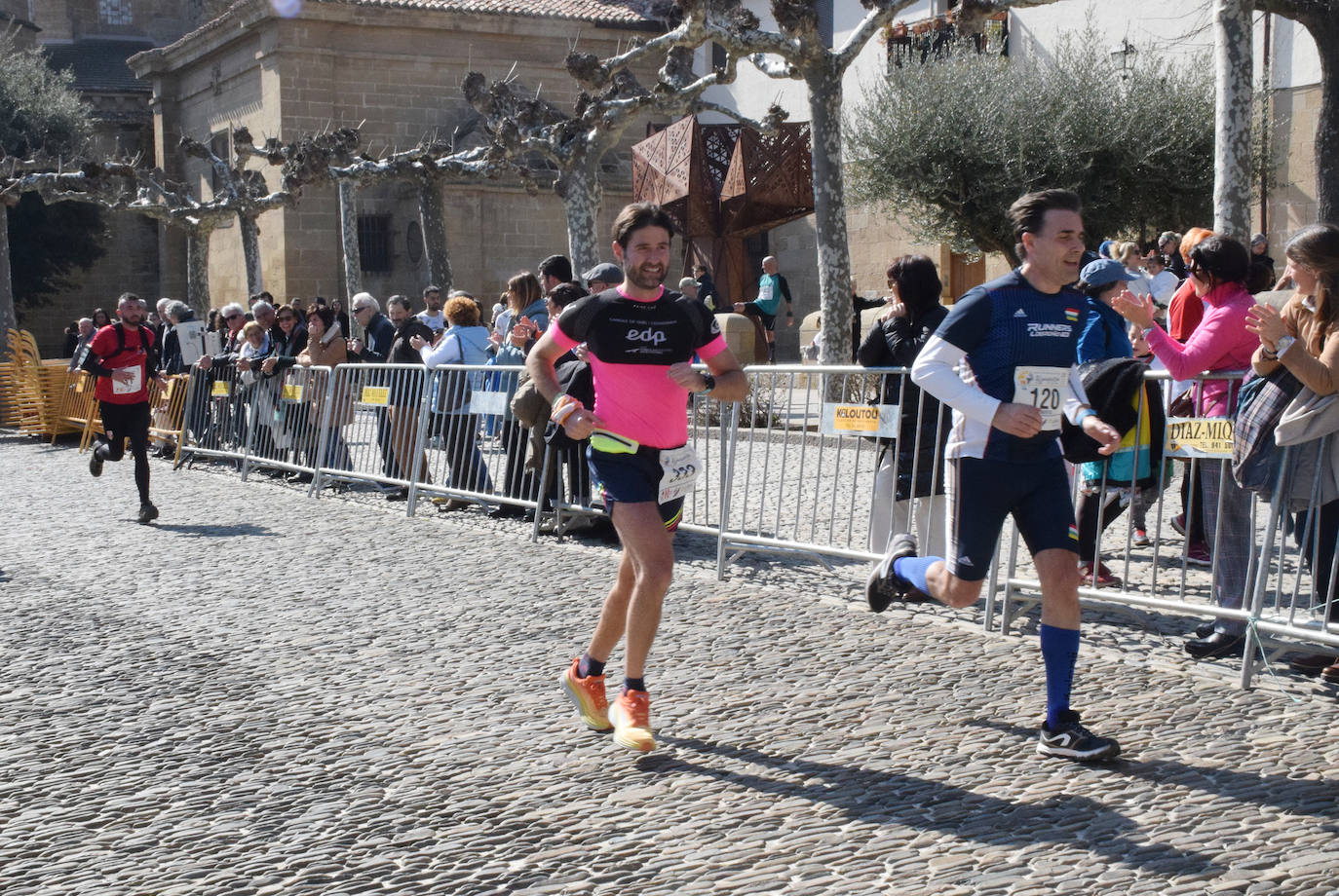 Fotos: El najerino David Martínez se impone en la Media Maratón del Camino