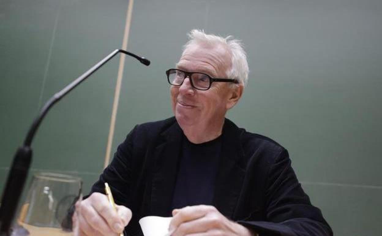 l arquitecto inglés, David Chipperfield.