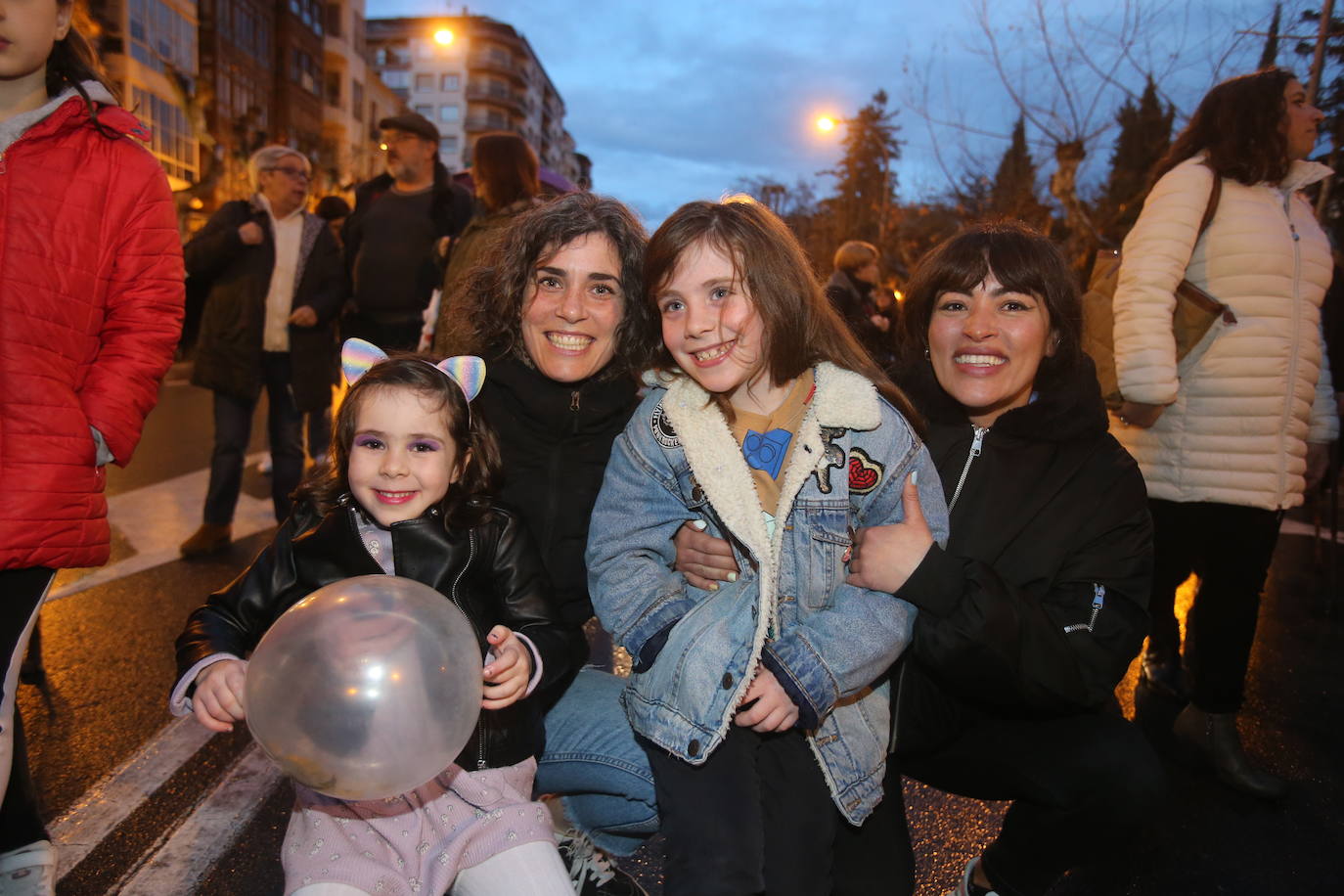 Fotos: Manifestación del 8M en Logroño bajo la lluvia