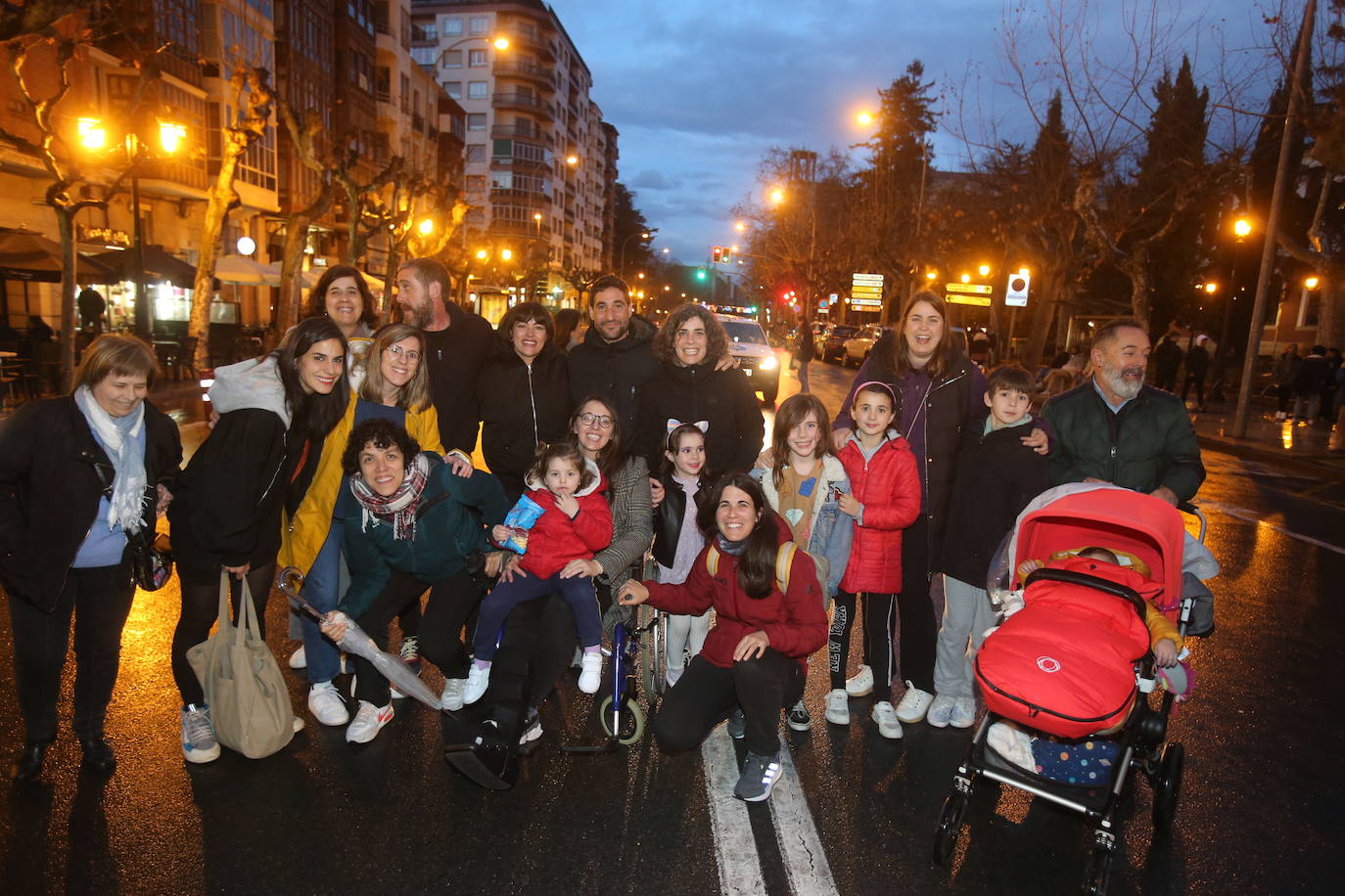 Fotos: Manifestación del 8M en Logroño bajo la lluvia