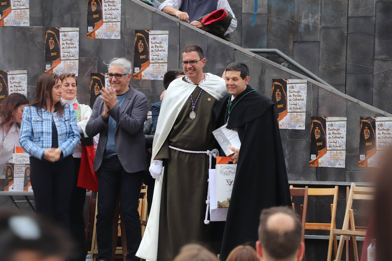 Fotos: La XVIII Exaltación de Bandas de Cofradías de Arnedo reúne a ocho agrupaciones de cuatro comunidades en la plaza de España