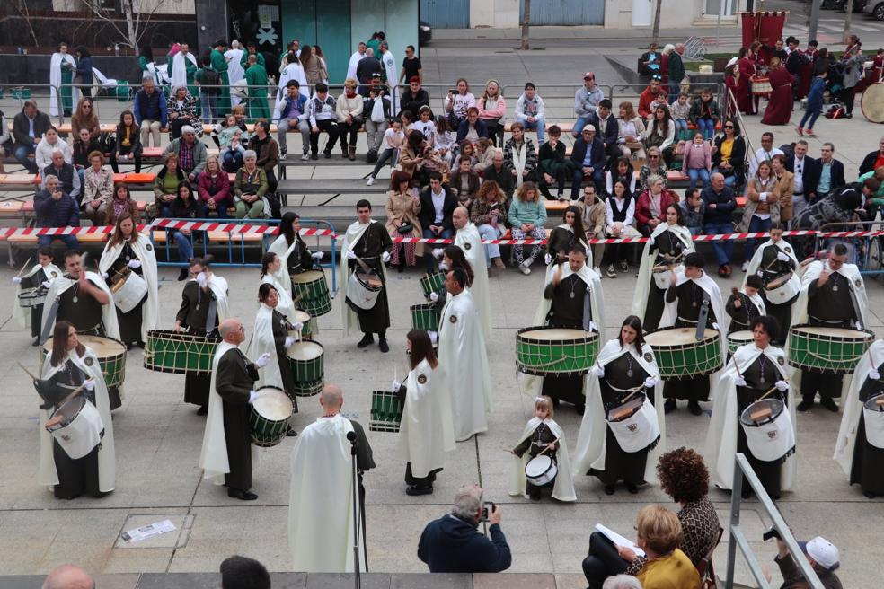 La banda de la Cofradía de la Vera Cruz de Arnedo fue la anfitriona y cerró las actuaciones de la Exaltación. 