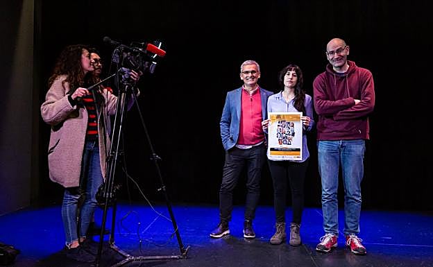Alejandro Ramonda, Raquel Sánchez y Miguel Goikoetxandia presentaron 'Ovejas negras'. 