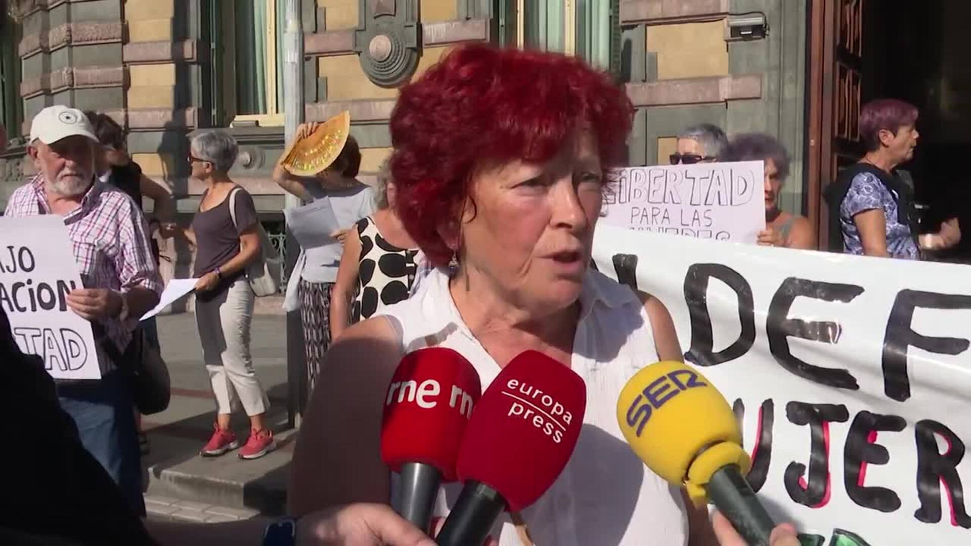Manifestantes en Bilbao piden "asilo político" para las mujeres perseguidas por el régimen talibán