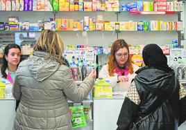 Las farmacias riojanas viven estos días una intensa actividad incrementada por la incidencia de la gripe.