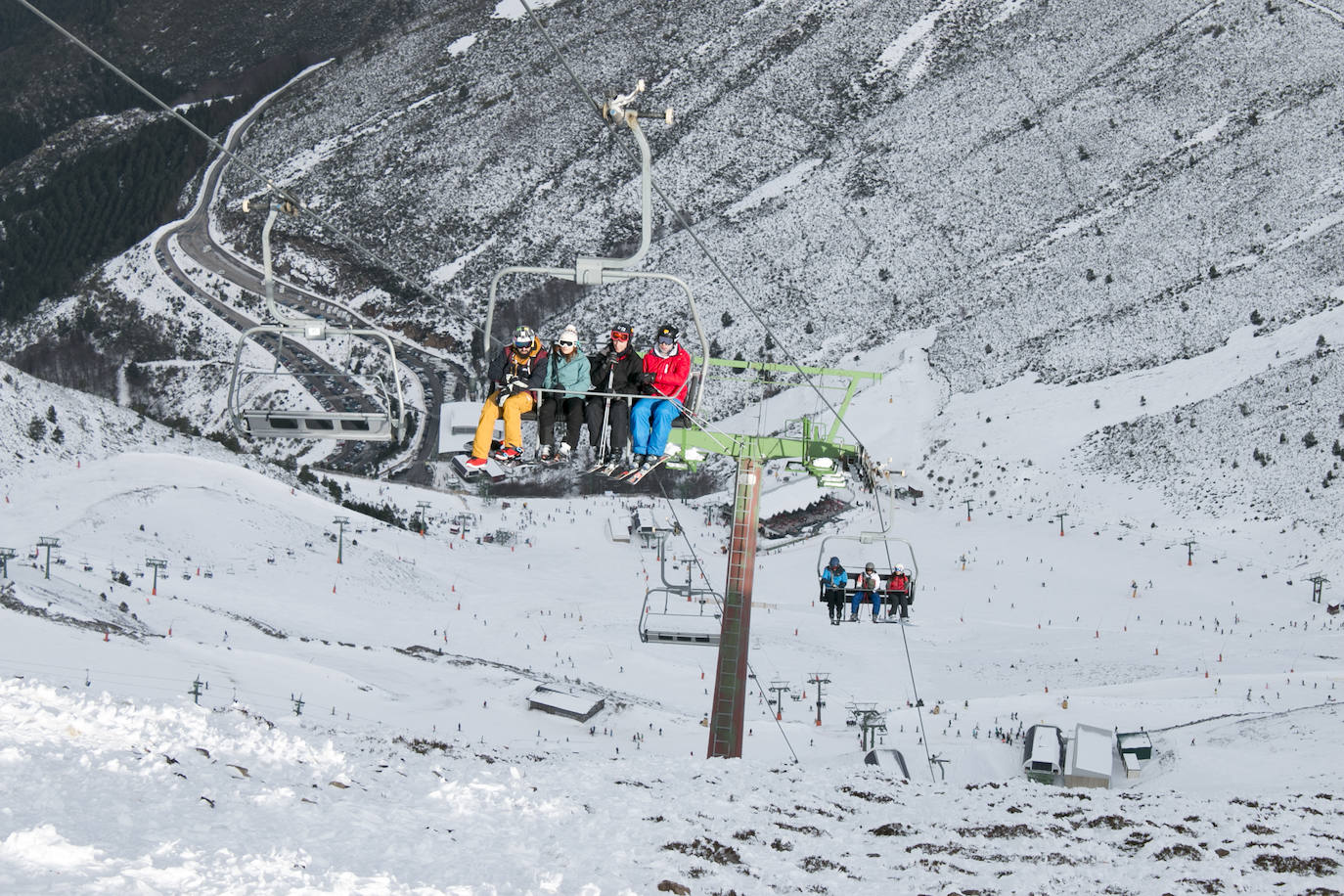 Valdezcaray se llena de esquiadores
