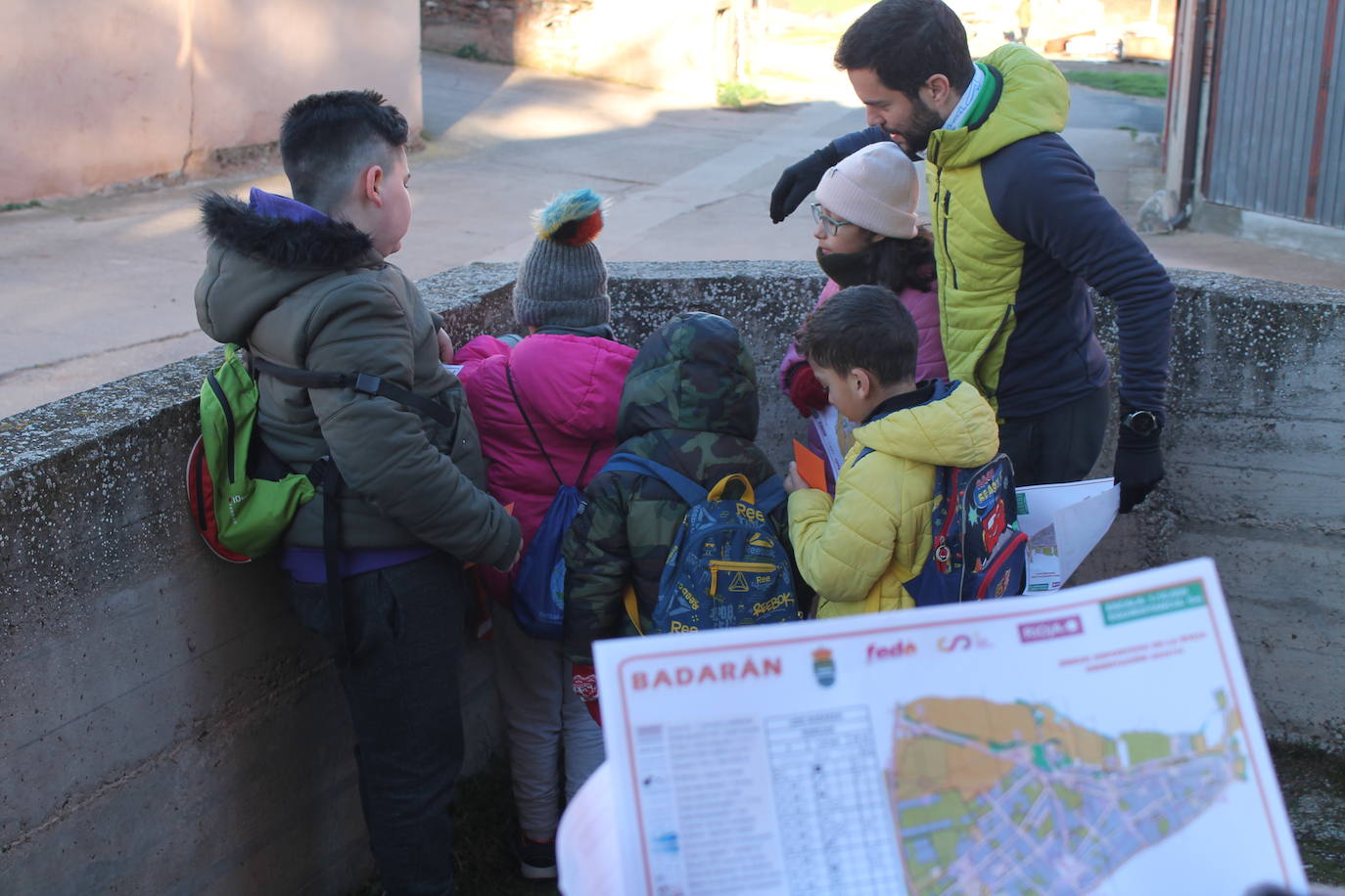 Carrera infantil de orientación en Badarán