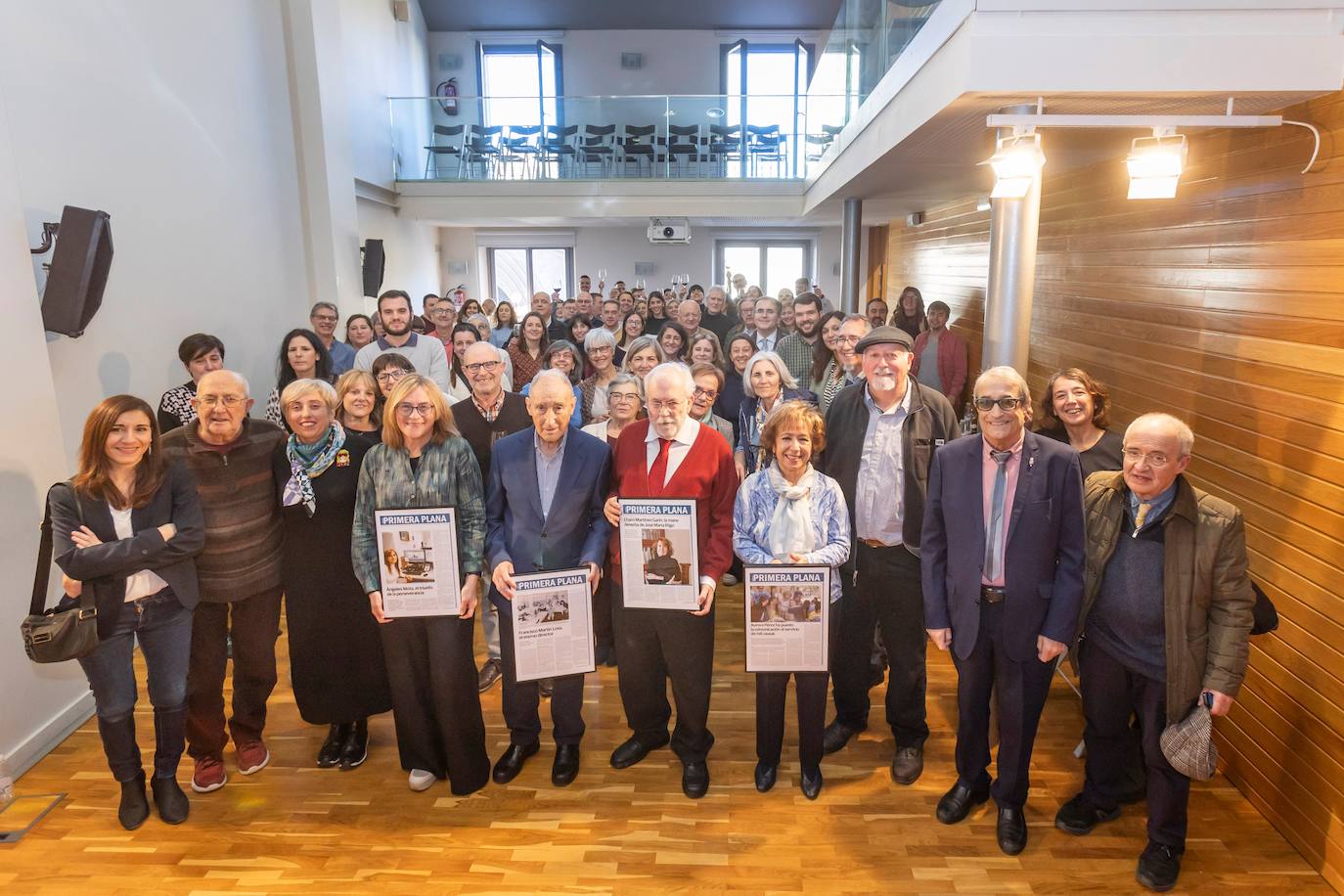 Homenajeados y asistentes a la Casa de los Periodistas.