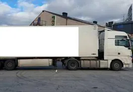 Imagen del camión interceptado en Galicia con destino a La Rioja y con matrículas de otro vehículo.