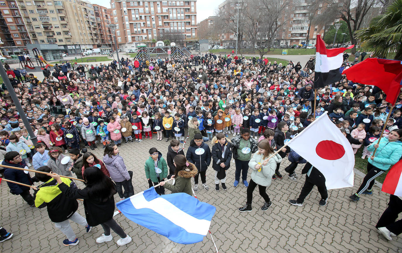 Escolares logroñeses celebran el Día de la Paz