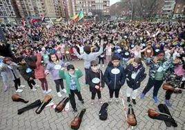 Escolares logroñeses celebran el Día de la Paz