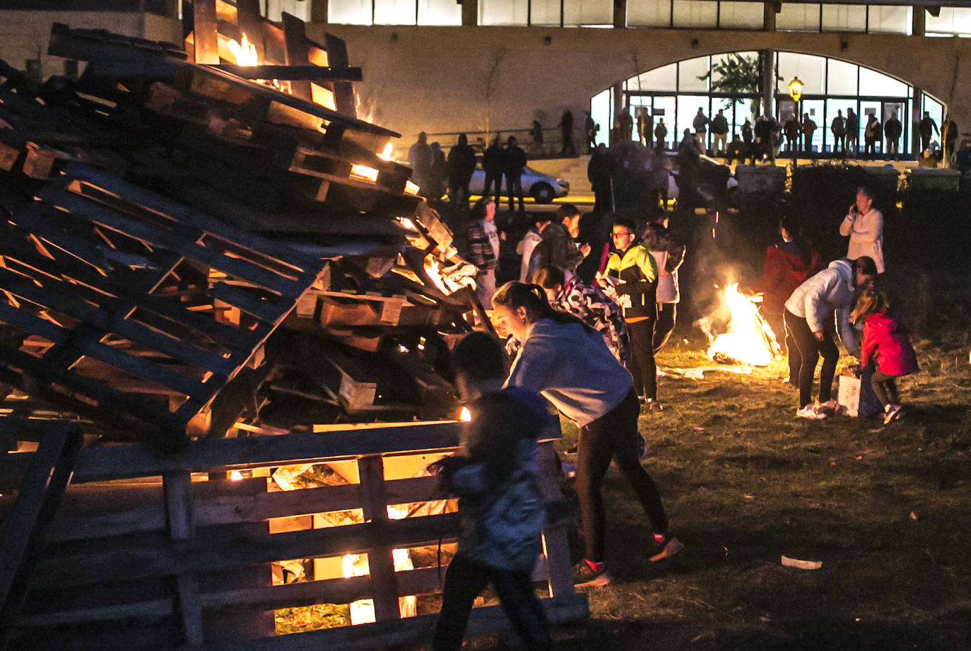 Las hogueras de Santa Águeda, en imágenes