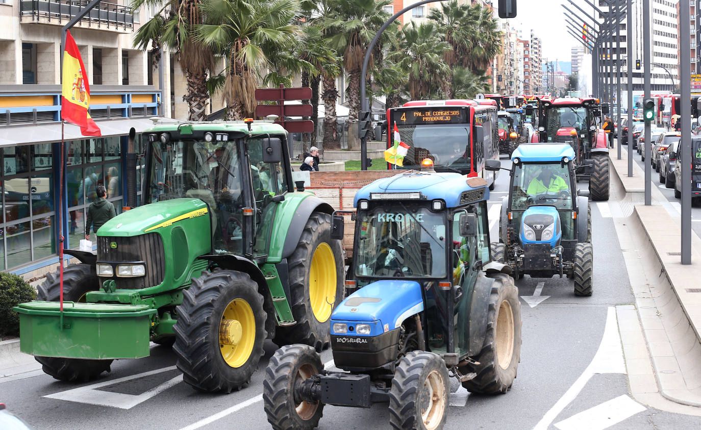 Las imágenes del segundo día de tractorada en Logroño