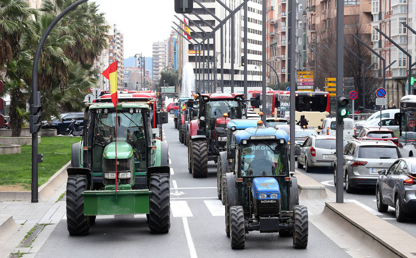 Las imágenes del segundo día de tractorada en Logroño