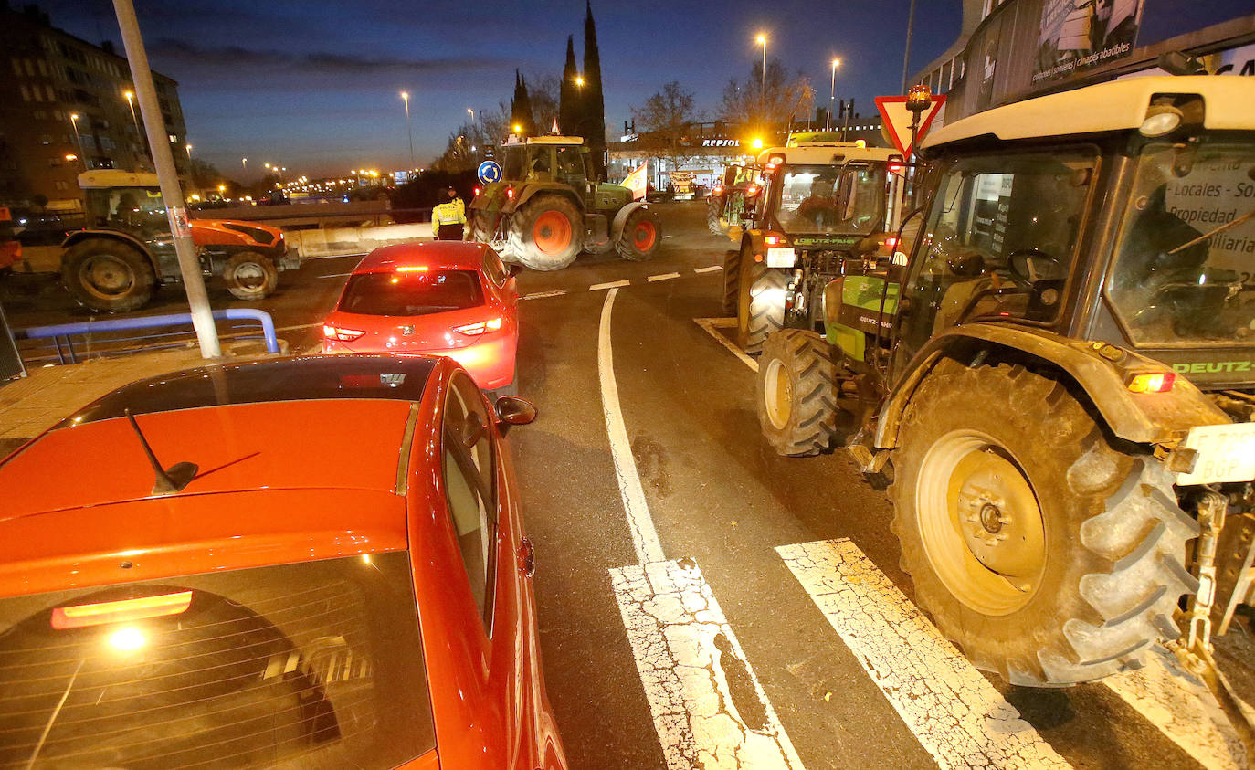 Las imágenes del segundo día de tractorada en Logroño