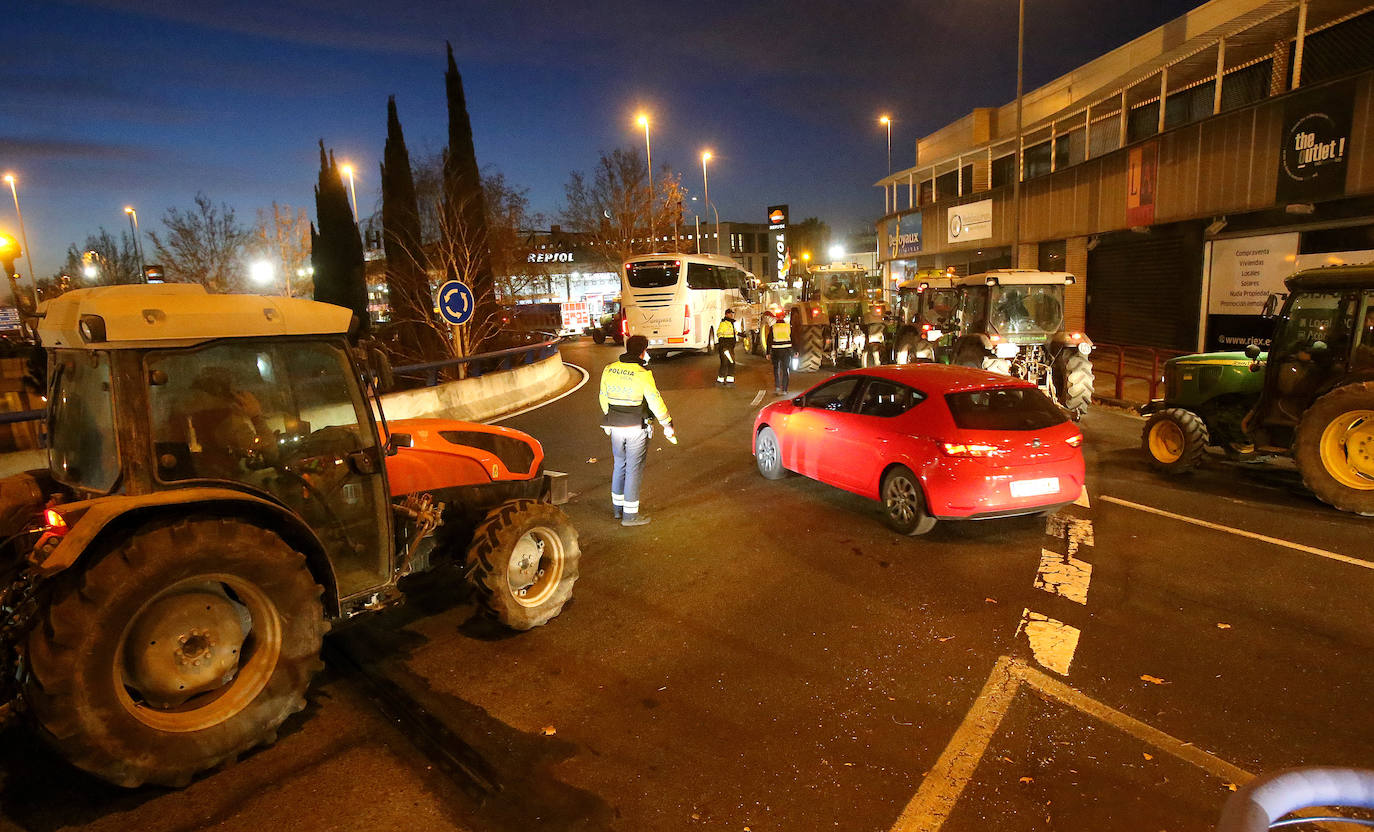 Las imágenes del segundo día de tractorada en Logroño