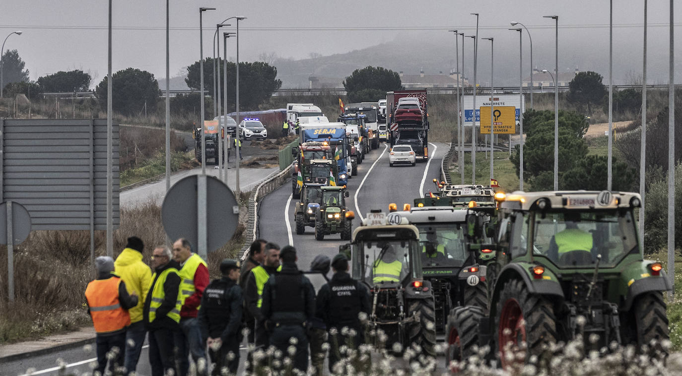 La tractorada de Lentiscares, en imágenes