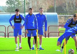 Los jugadores de la SD Logroñés durante un entrenamiento.