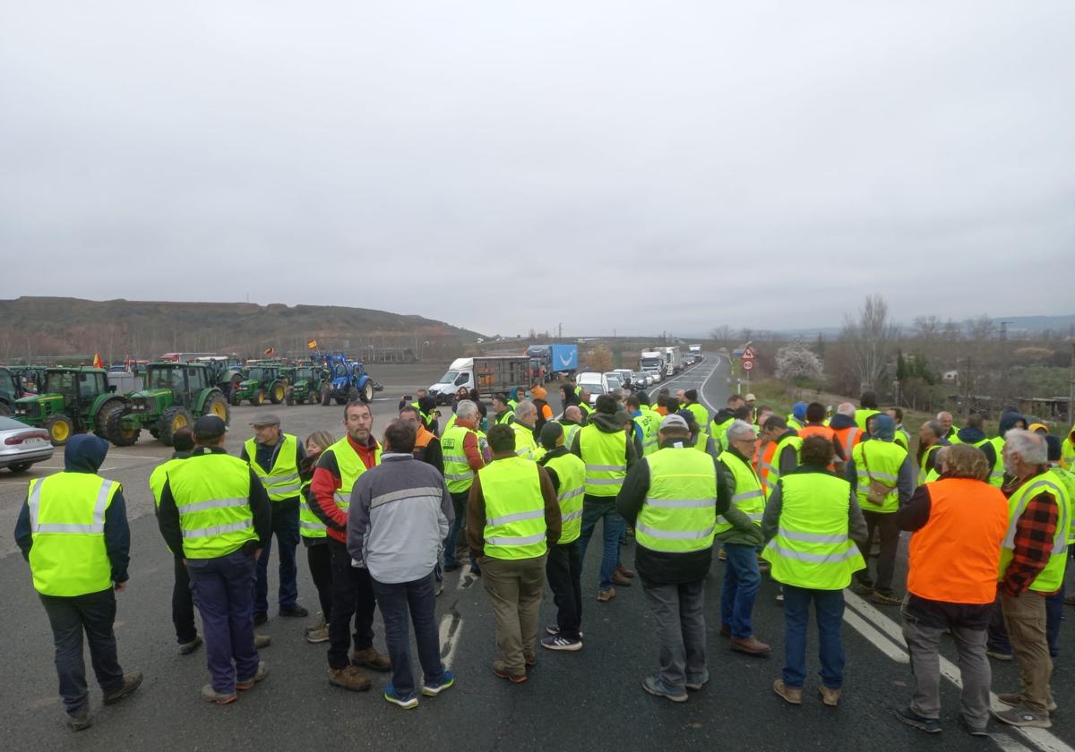 Las imágenes de la protesta agraria en La Rioja este viernes