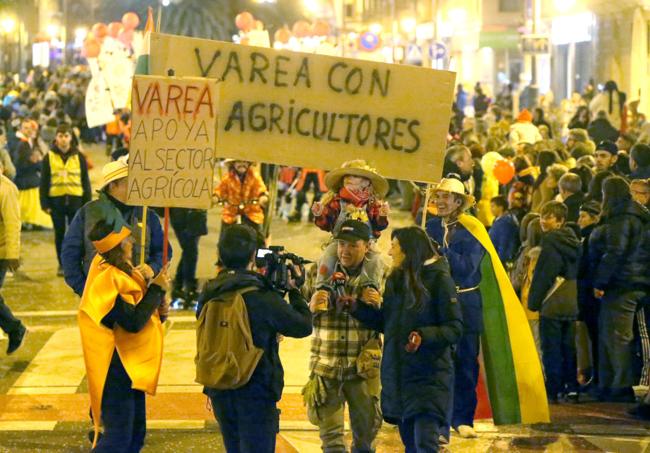 El apoyo de Varea al sector agrícola, presente en el desfile.