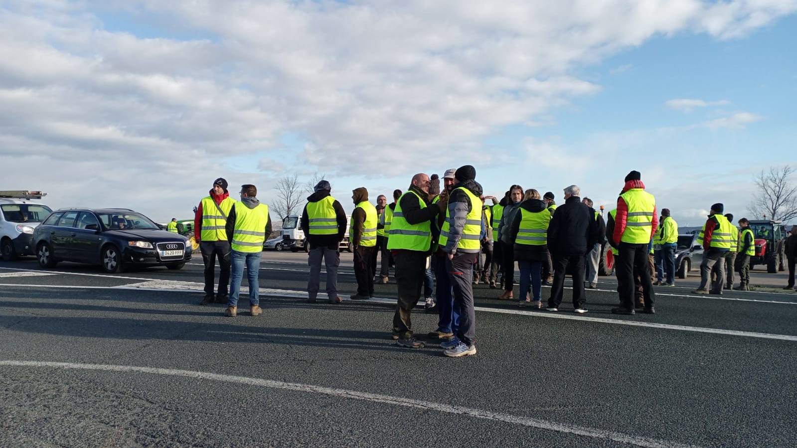 Las imágenes de las protestas de los agricultores este lunes