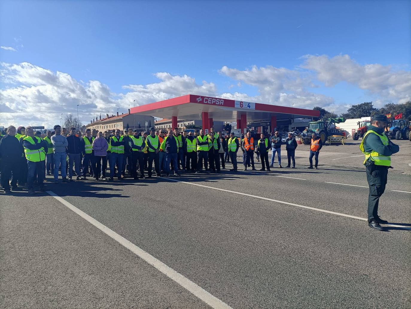 Las imágenes de las protestas de los agricultores este lunes