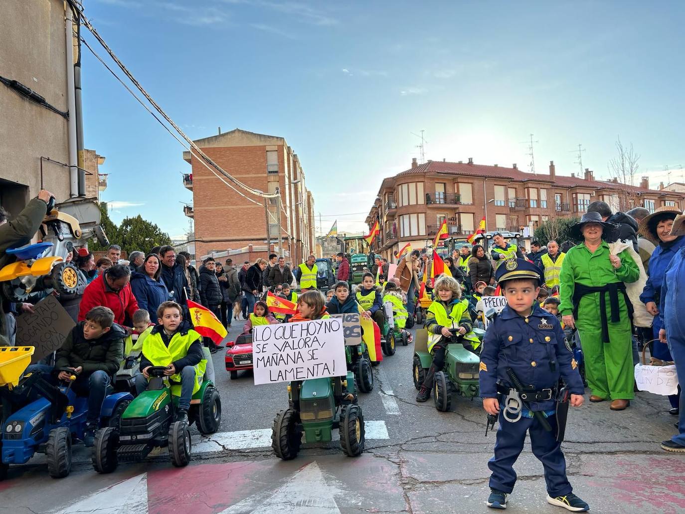 Tractorada infantil en Quel.