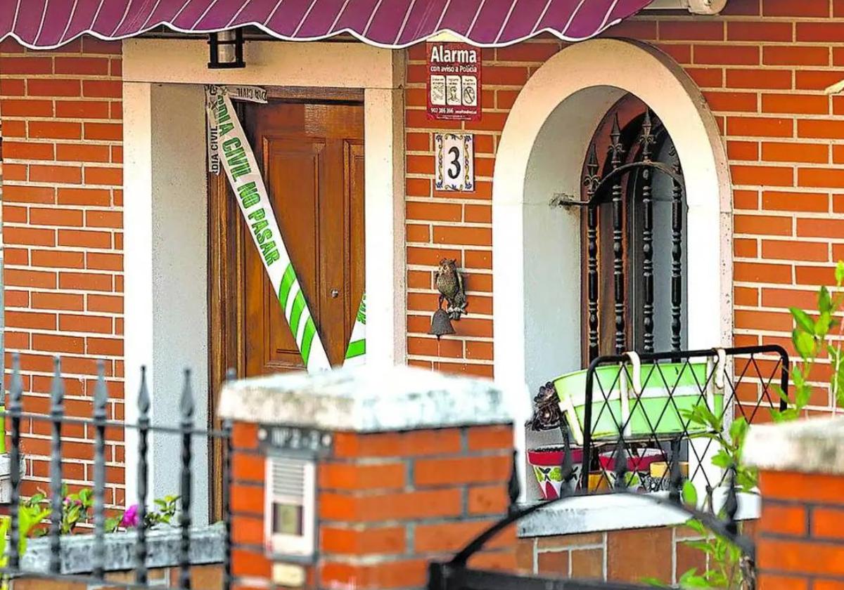 La única huella que quedaba ayer del crimen de Silvia López es la vivienda precintada.