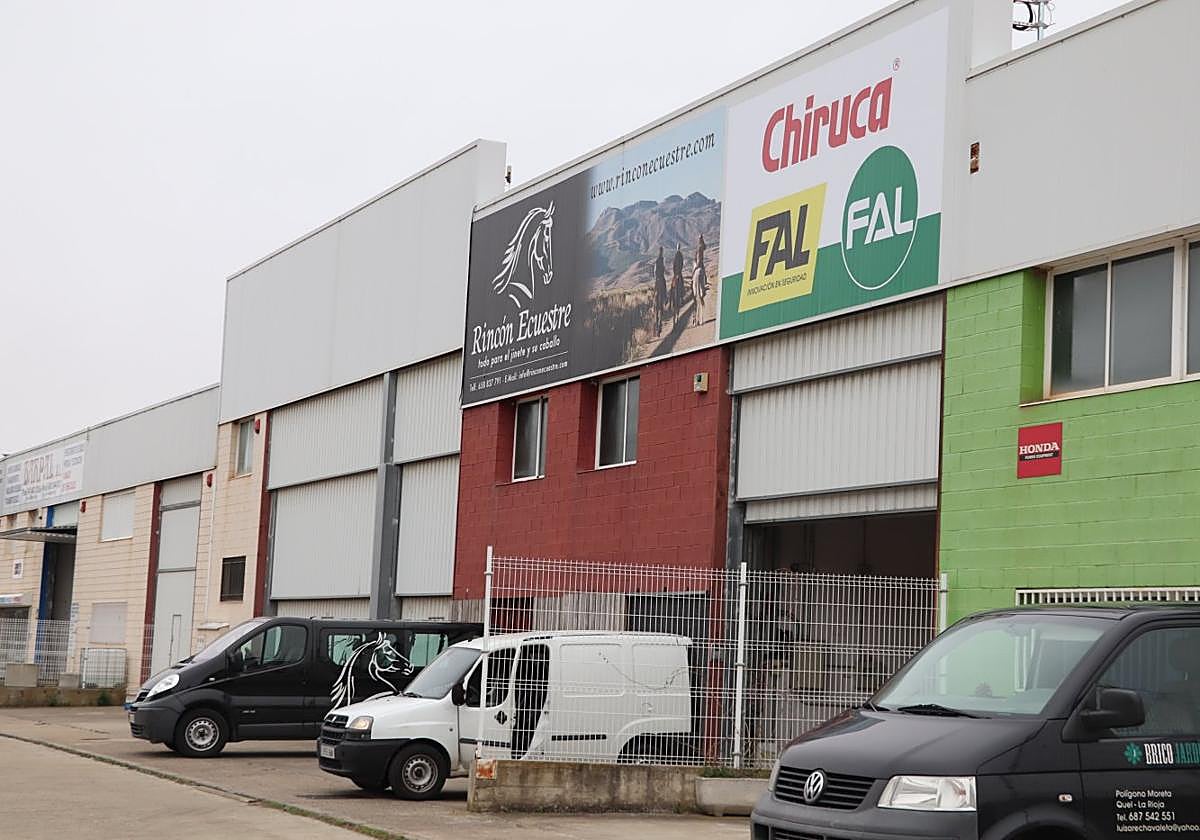 Calzados Fal llegó a un acuerdo de uso de una nave en el polígono de Quel para iniciar la actividad de una cadena de montaje.