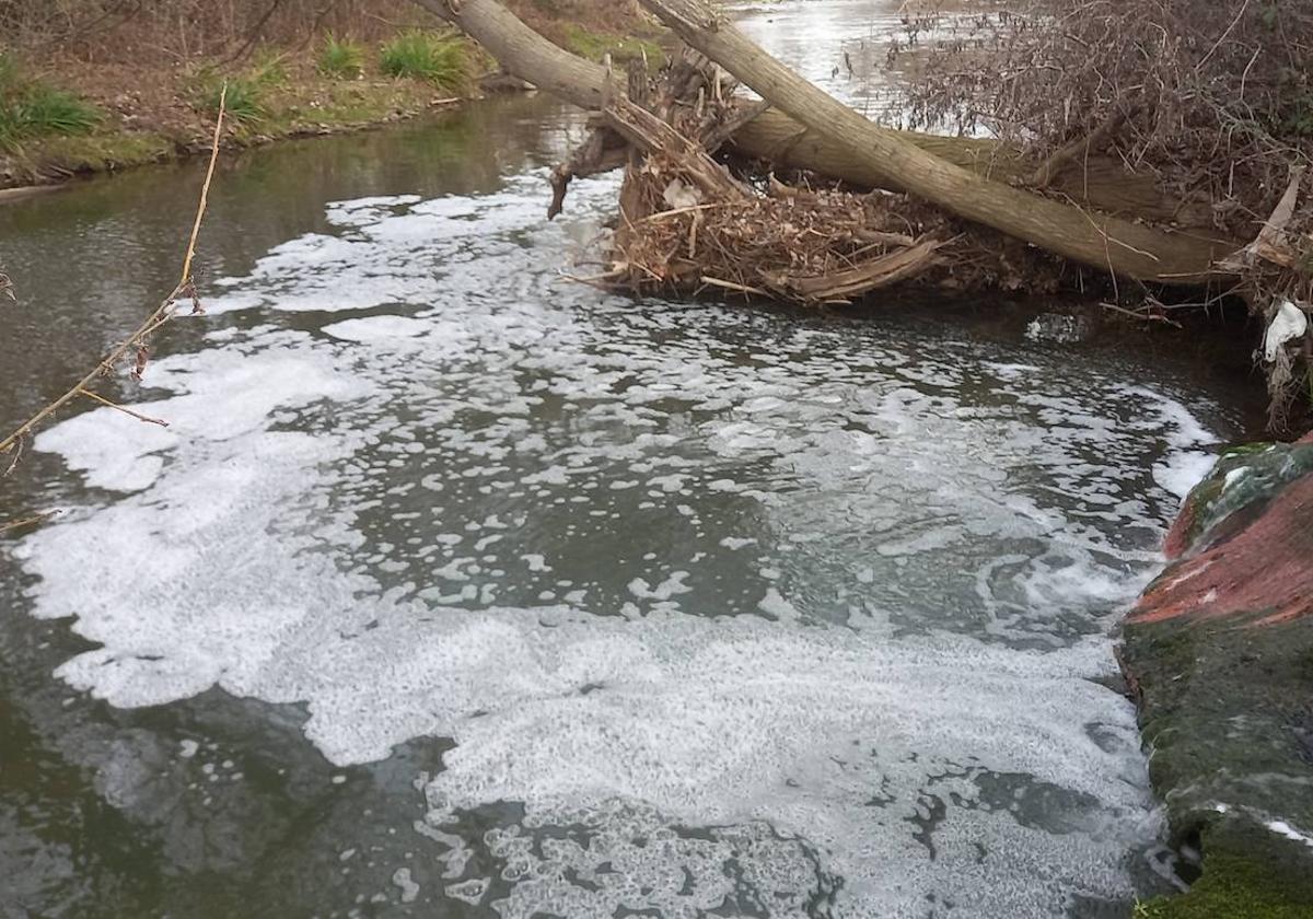 La CHE investiga un nuevo vertido en el río Iregua