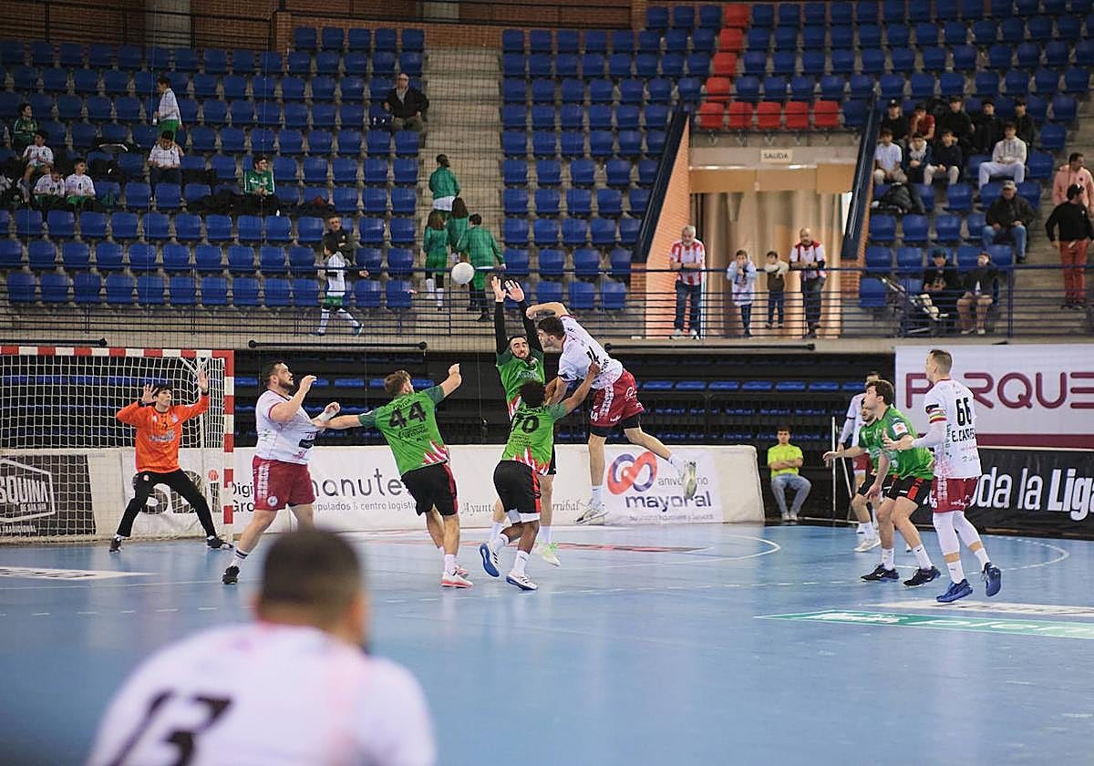 Ledo conquista el Palacio y desespera a Sagunto