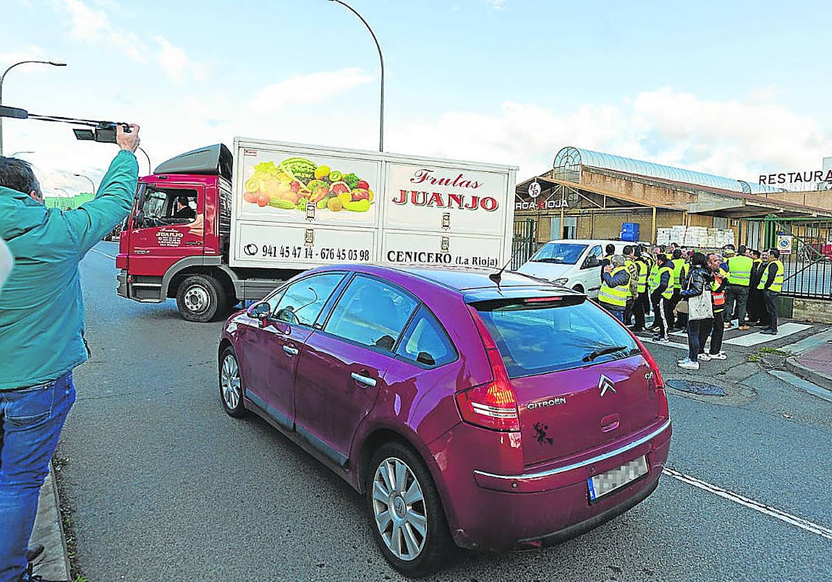 Merca Rioja fue este lunes uno de los puntos calientes de la protesta de los 'chalecos amarillos', si bien no se registraron incidentes de importancia.