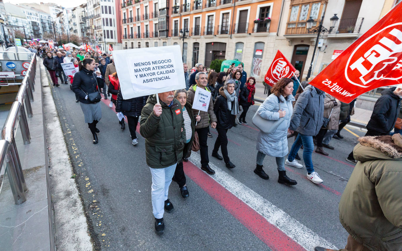 La manifestación contra la amnistía a las residencias, en imágenes