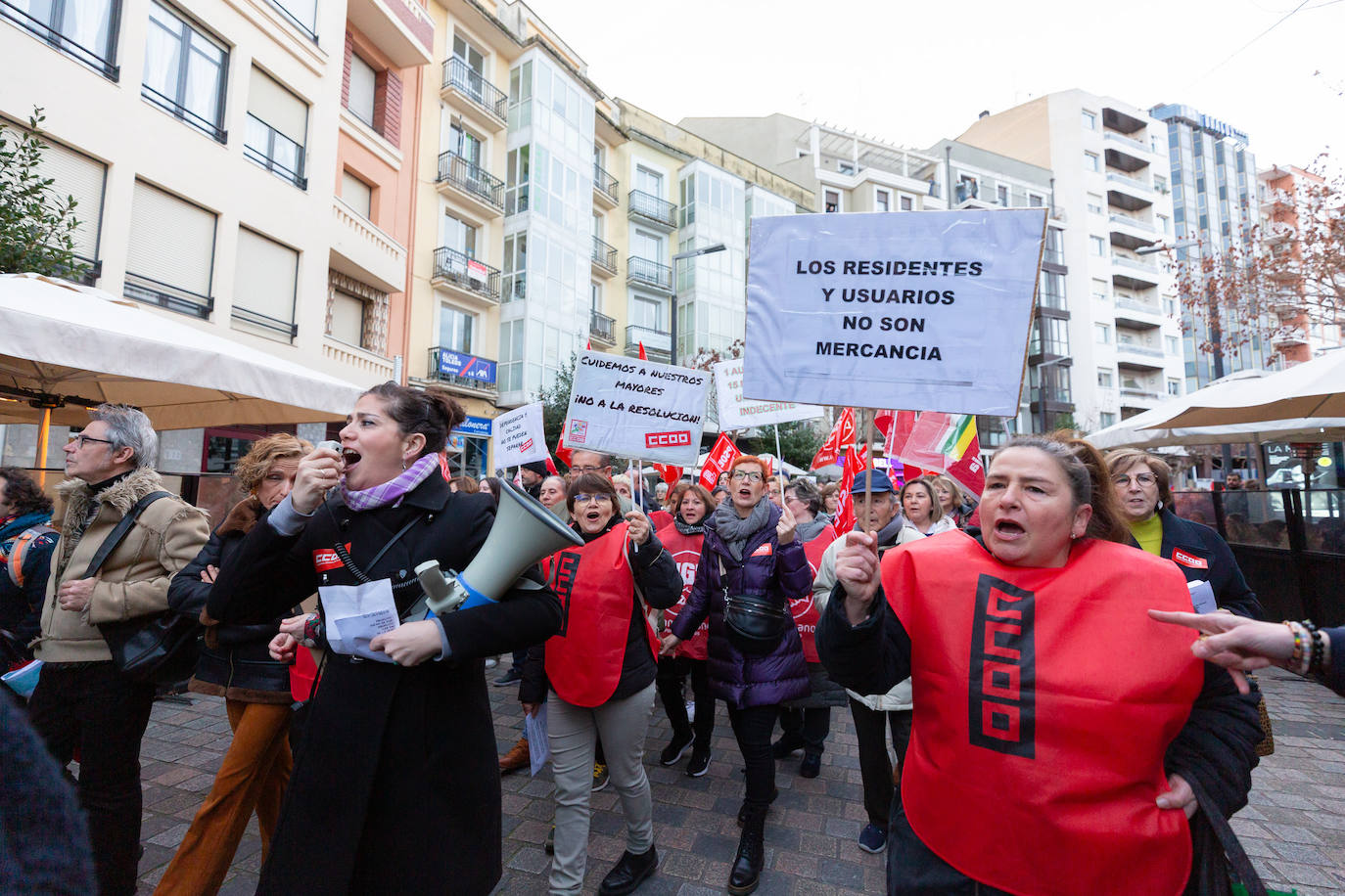 La manifestación contra la amnistía a las residencias, en imágenes