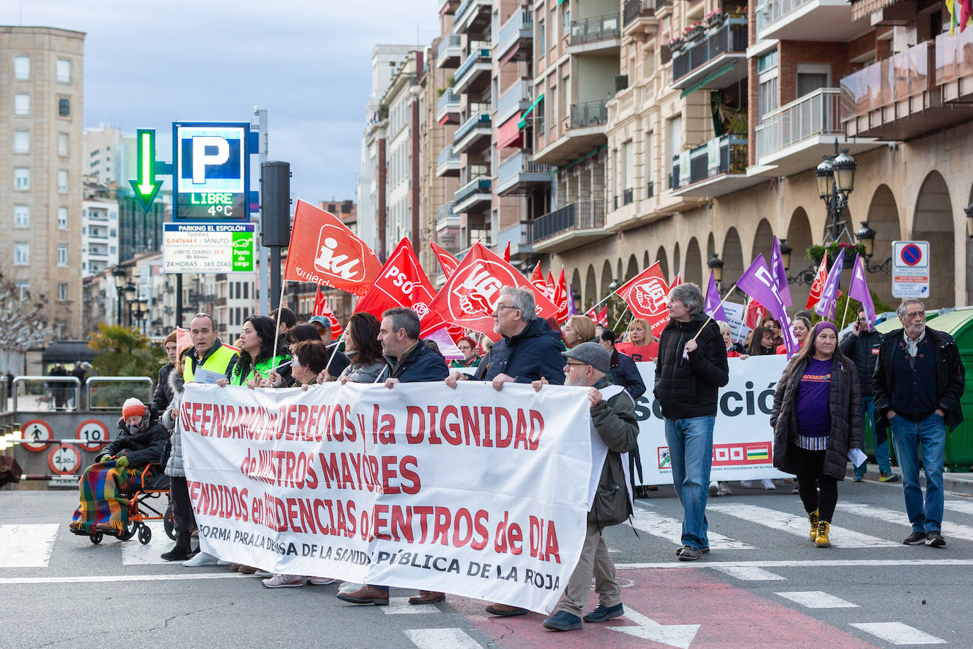 La manifestación contra la amnistía a las residencias, en imágenes