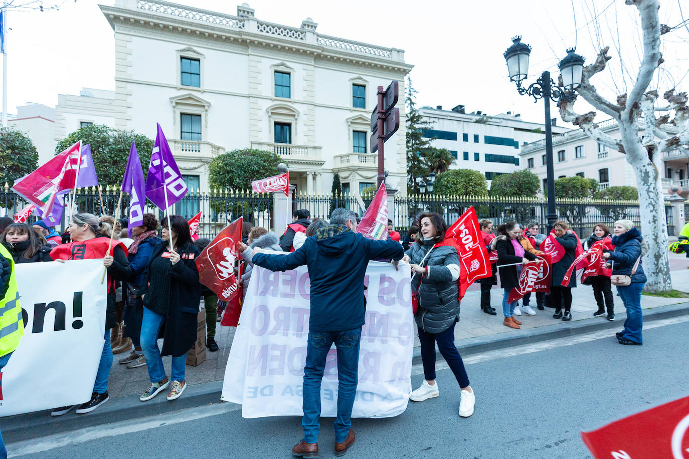 La manifestación contra la amnistía a las residencias, en imágenes