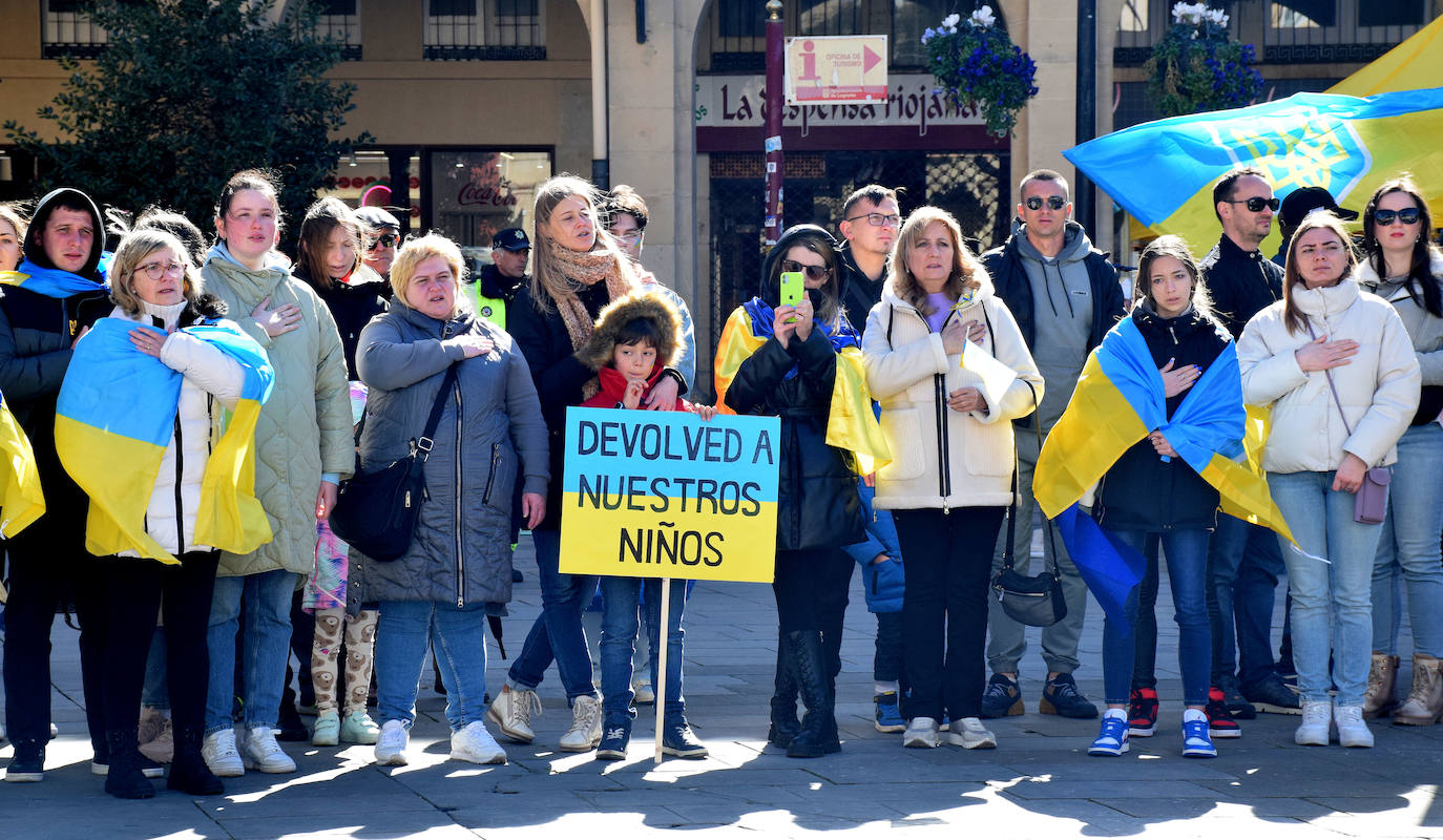 La manifestación silenciosa de ucranianos en La Rioja, en imágenes