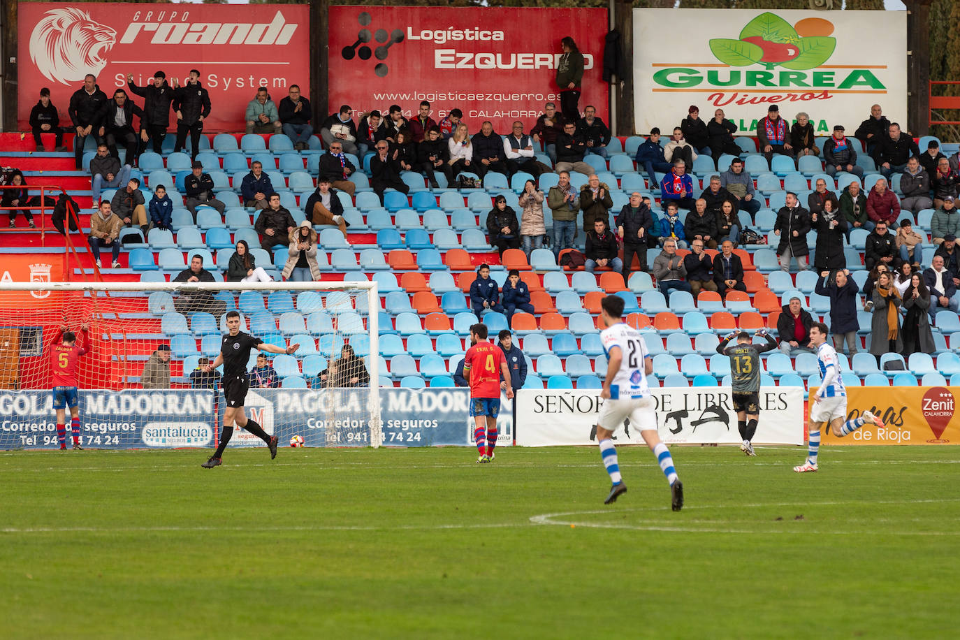 El derbi entre el Calahorra y el Náxara, en imágenes