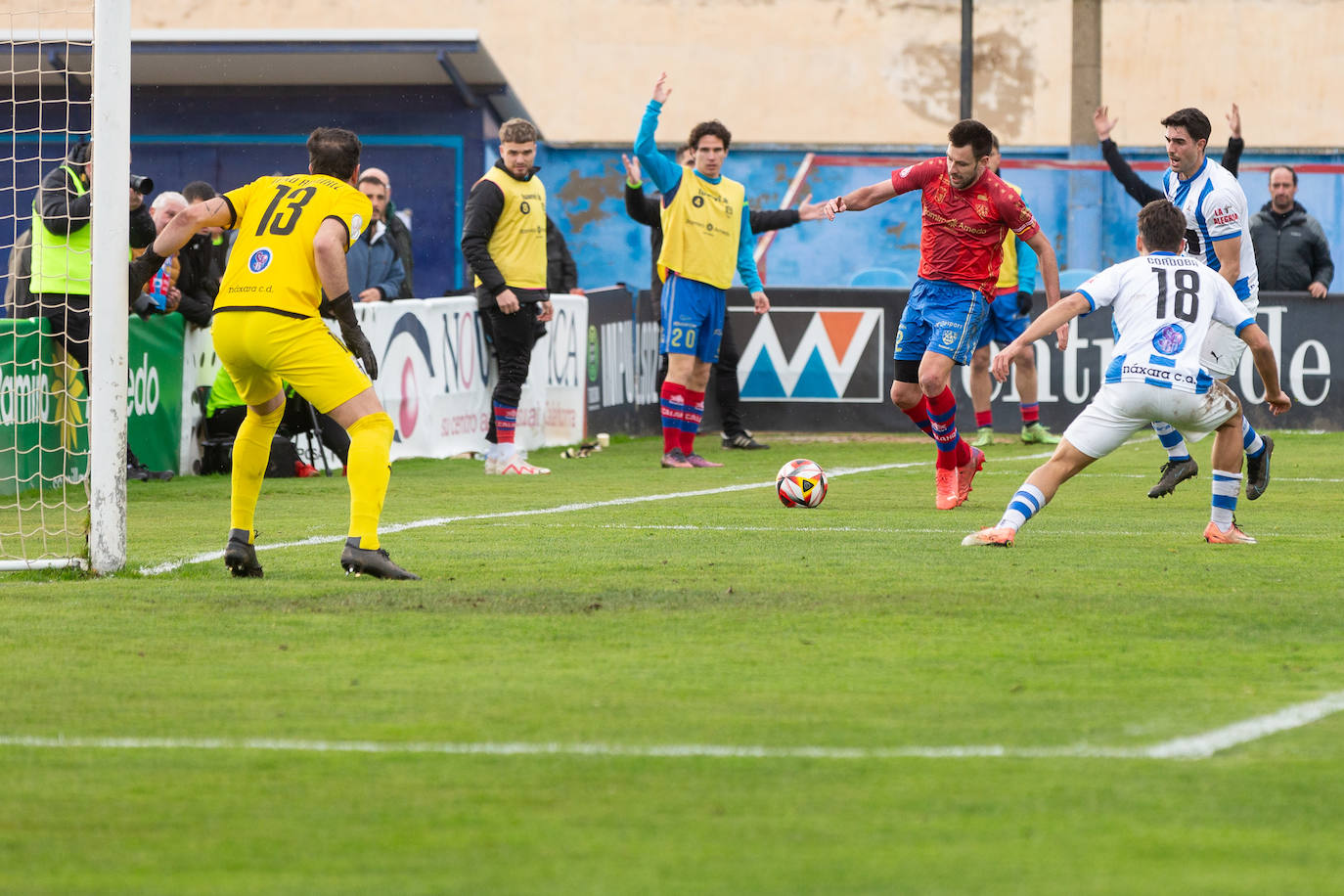 El derbi entre el Calahorra y el Náxara, en imágenes