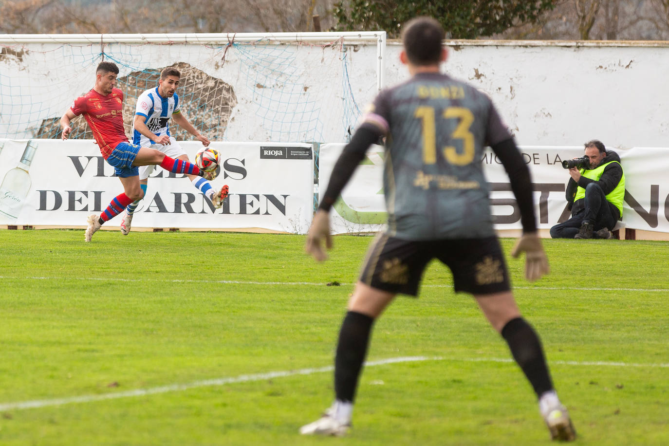 El derbi entre el Calahorra y el Náxara, en imágenes