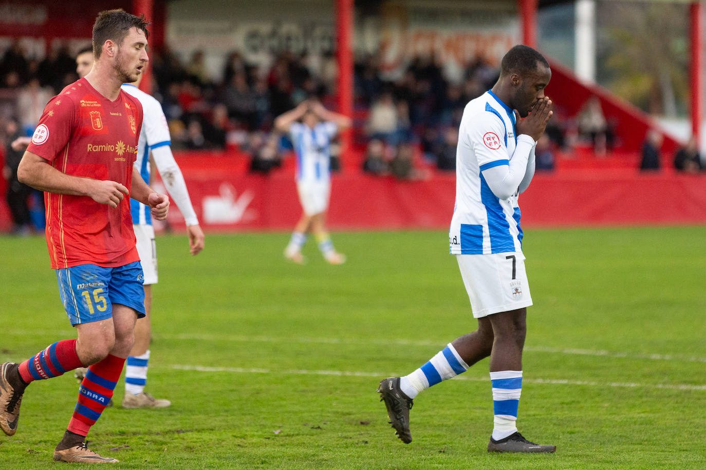 El derbi entre el Calahorra y el Náxara, en imágenes