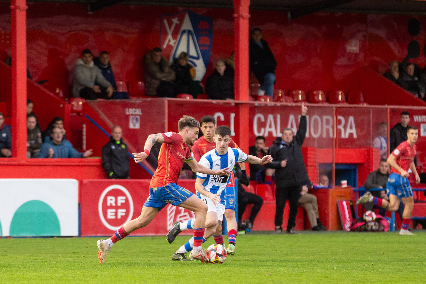 El derbi entre el Calahorra y el Náxara, en imágenes